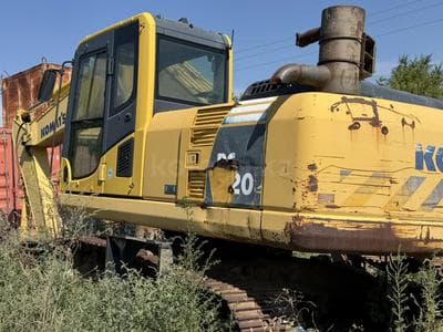 Komatsu PC220-8