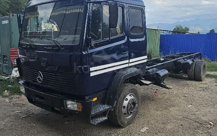 Mercedes-Benz 1320