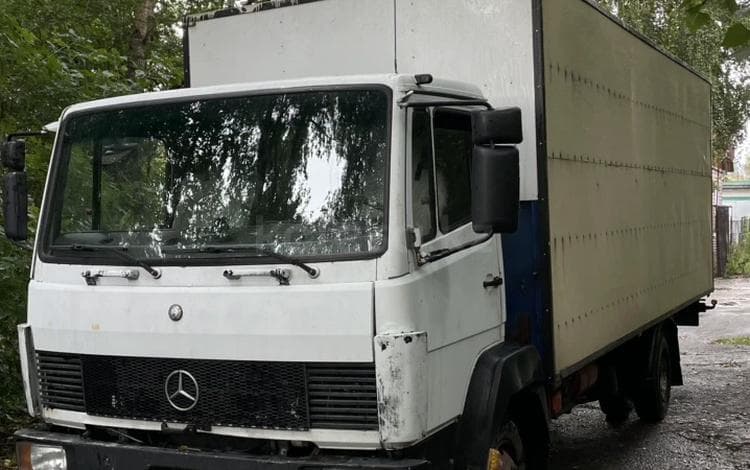 Mercedes-Benz 814