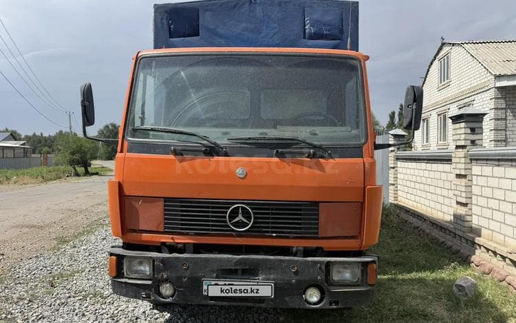 Mercedes-Benz 711D