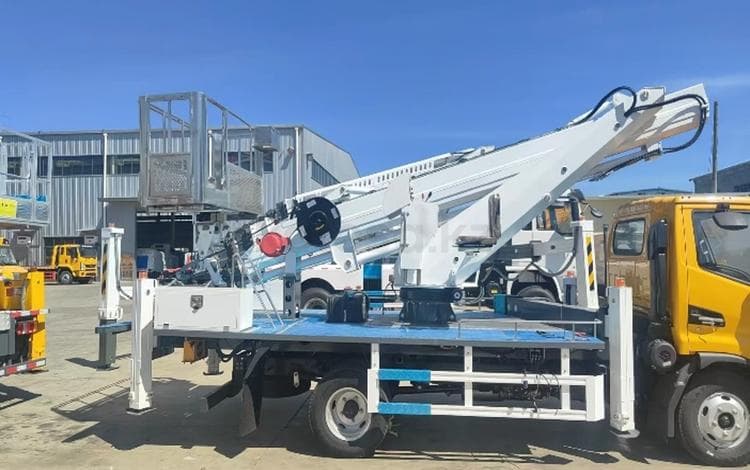 Bob-Lift GKS135 Автогидроподъемник/автовышка 13.5 м