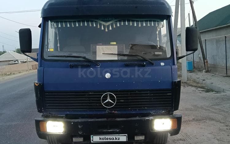 Mercedes-Benz 1320