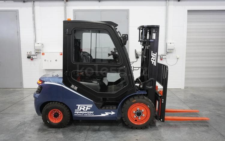 TRF E35-3I4 (электрический погрузчик г/п 3500 кг)