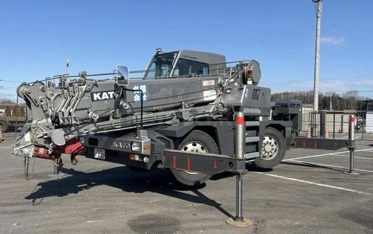 KATO MR-130 13 тонн, крабовый ход, короткобазый автокран