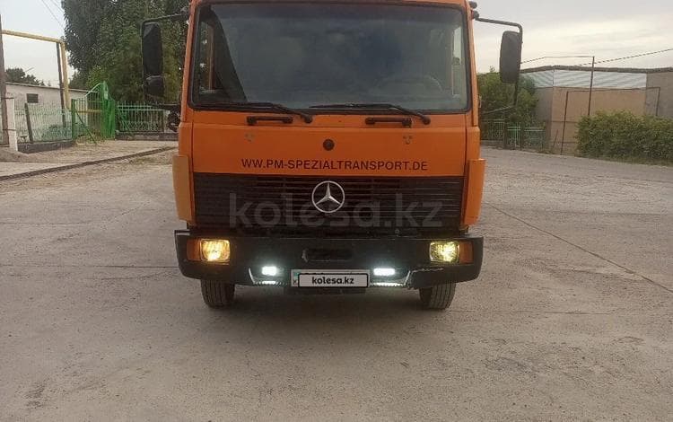 Mercedes-Benz 814