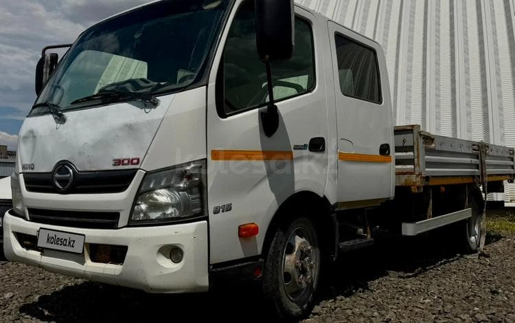 Hino Бортовой грузовой автомобиль Hino 37630C