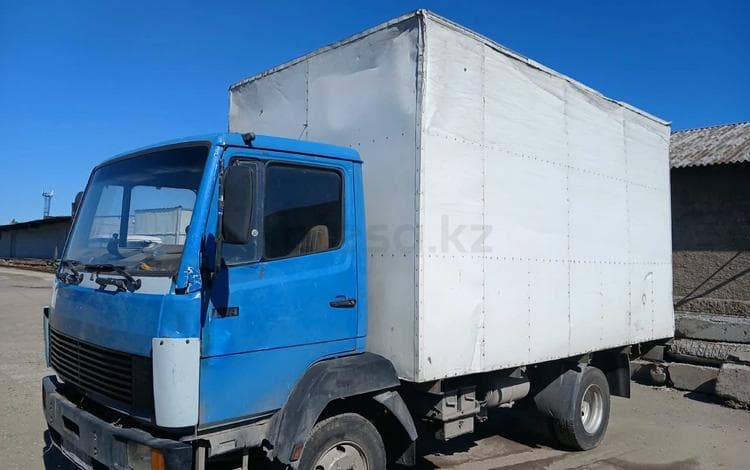 Mercedes-Benz 814