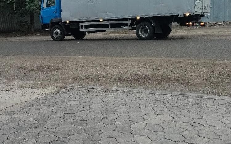 Mercedes-Benz 814