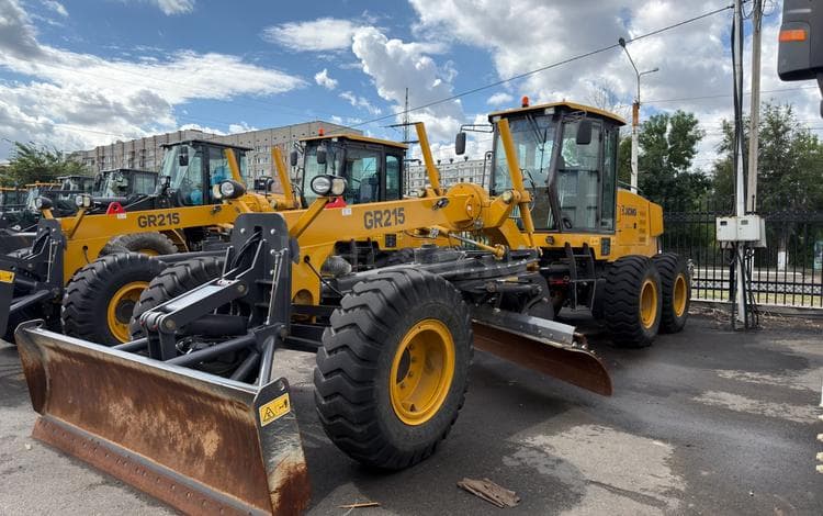 Автогрейдер XCMG GR215