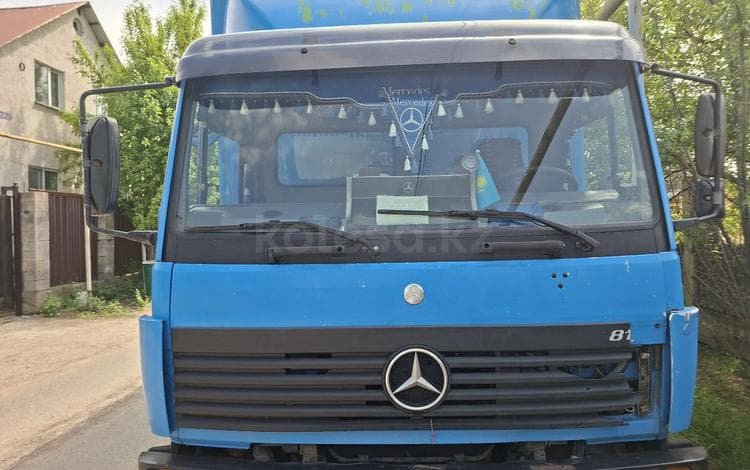 Mercedes-Benz 814