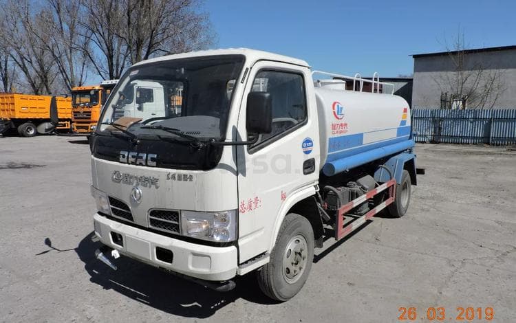 Dongfeng ВОДОВОЗ КОММУНАЛЬНЫЙ АВТОМОБИЛЬ ПОЛИВОМОЕЧНАЯ МАШИНА УБОРКА ДОРОГ