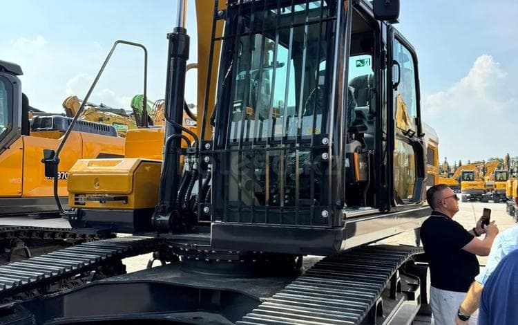 XCMG XE370C