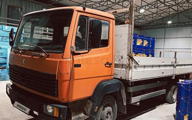 Mercedes-Benz 814