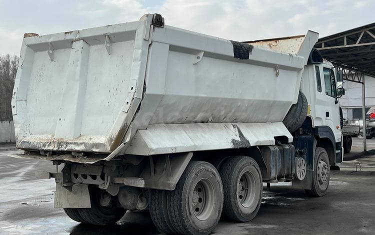 Hyundai HD270