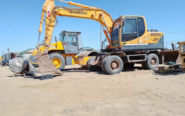 Hyundai R140W