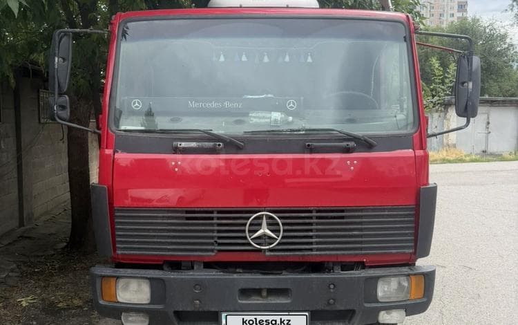 Mercedes-Benz 814