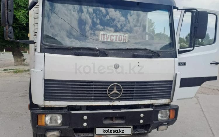 Mercedes-Benz 817