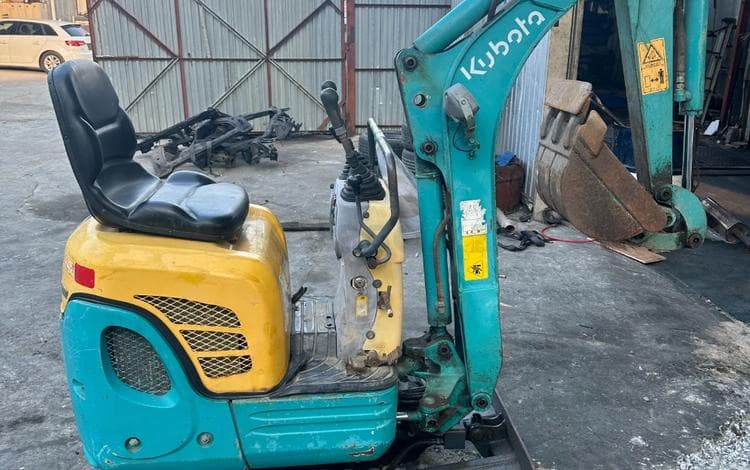 Kubota U-008