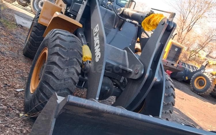 XCMG LW936KZ на джойстике