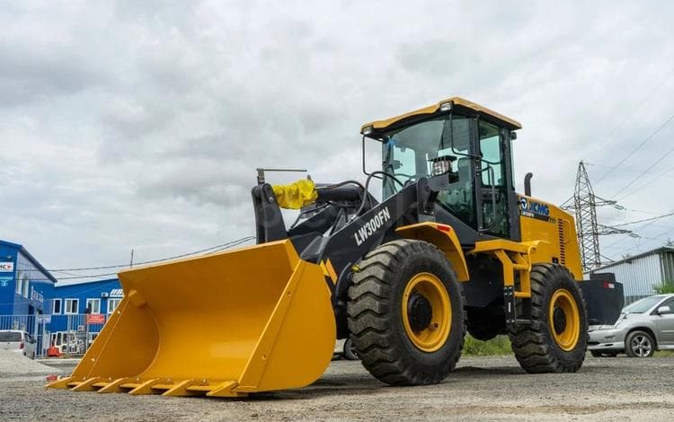 XCMG Погрузчик фронтальный XCMG LW300KN