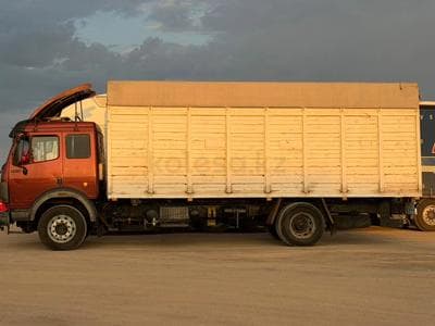 Mercedes-Benz 1422