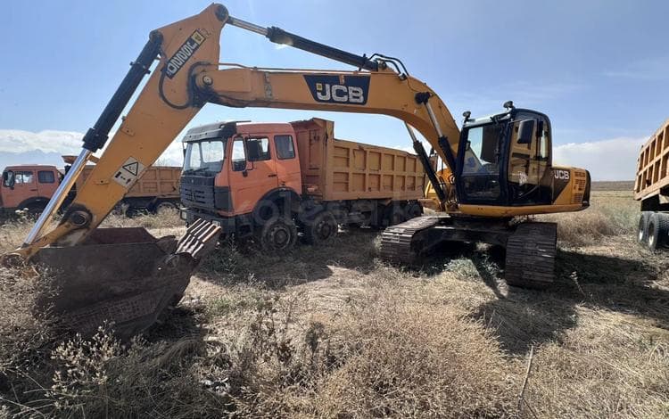 JCB JS220