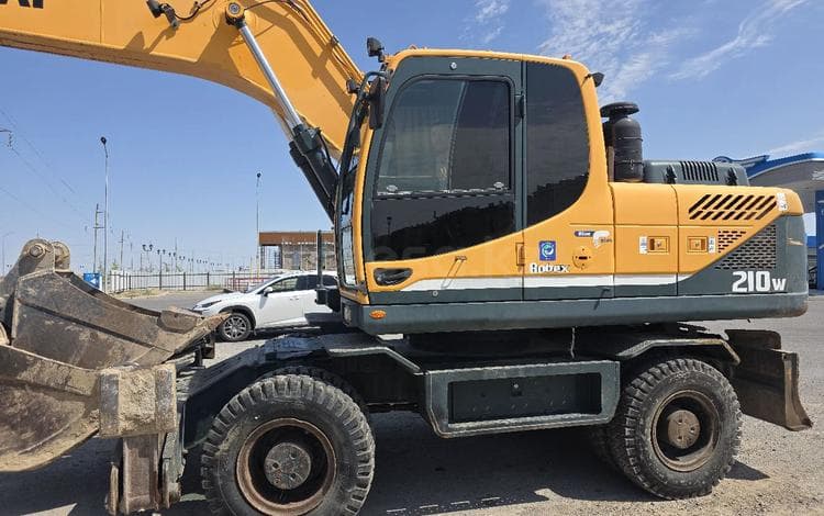Hyundai R210W